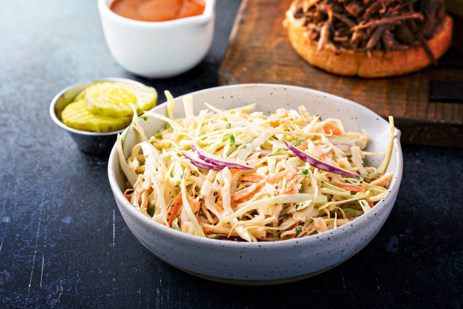 Klassischer Cole Slaw Rezept | Frische Beilage in 15 Min